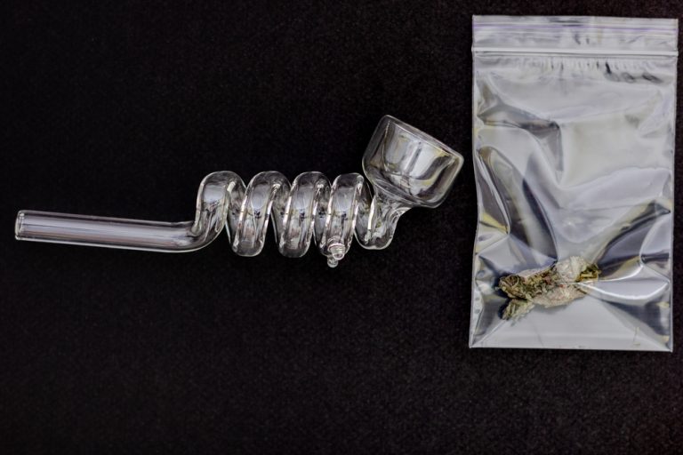 Cleaning Tips For Getting Rid Of Weed Smell and Bong Stink