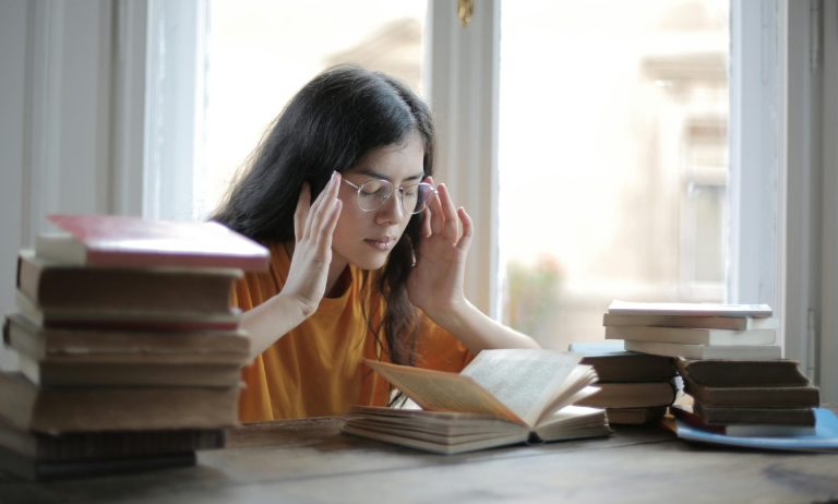 THC vs. CBD for Migraines: What Doctors Recommend in 2025